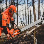 operator chainsaw